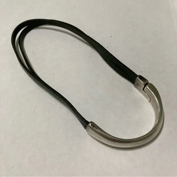 Unique Green Leather strap wrap bracelet metallic U shape magnetic closure - Picture 4 of 10